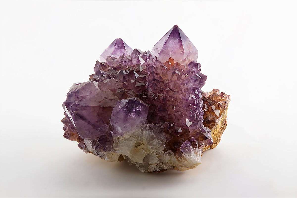 سنگ آماتیس (Amethyst):